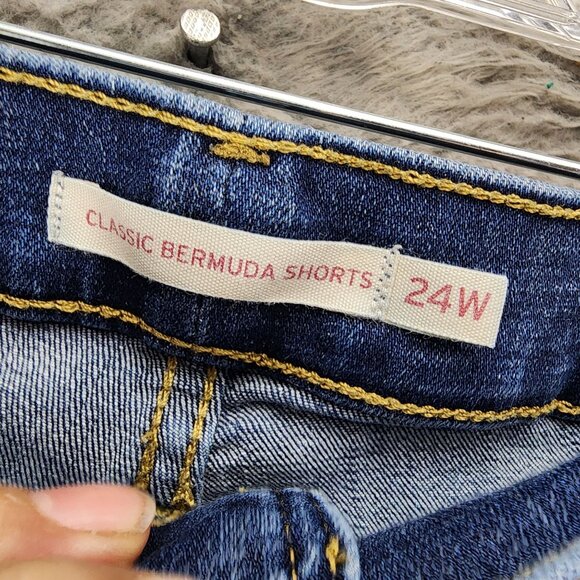 Levis Shorts Womens 24 Medium Wash Stretch High Rise Classic Bermuda *GUC* - Picture 5 of 14